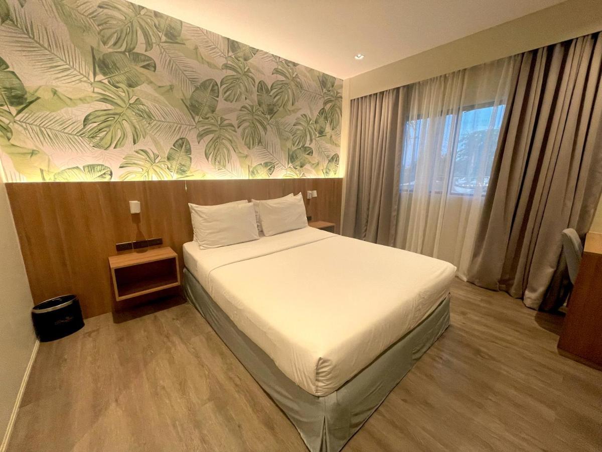 Luisita Central Park Hotel Tarlac City Exterior foto