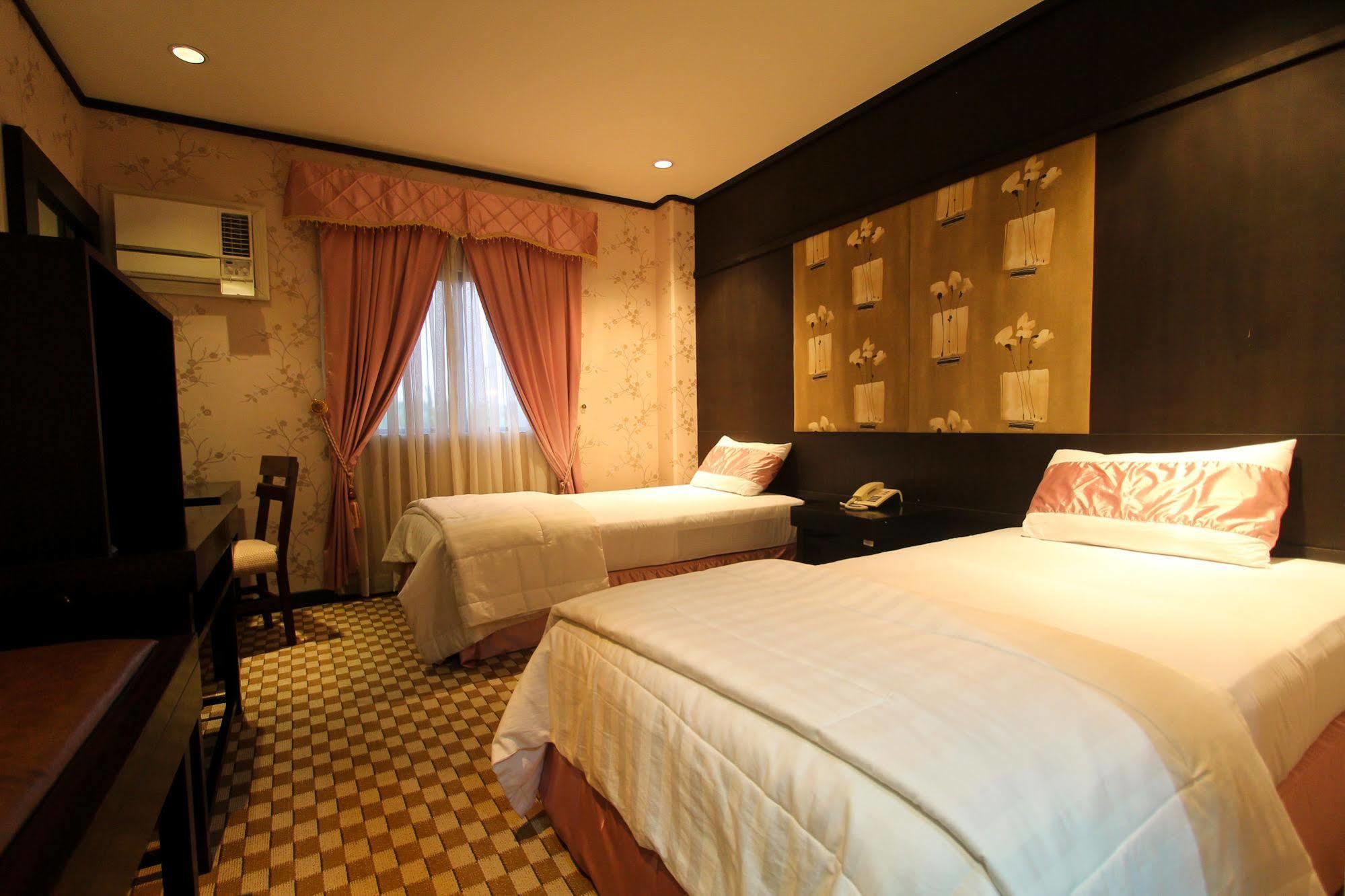 Luisita Central Park Hotel Tarlac City Exterior foto