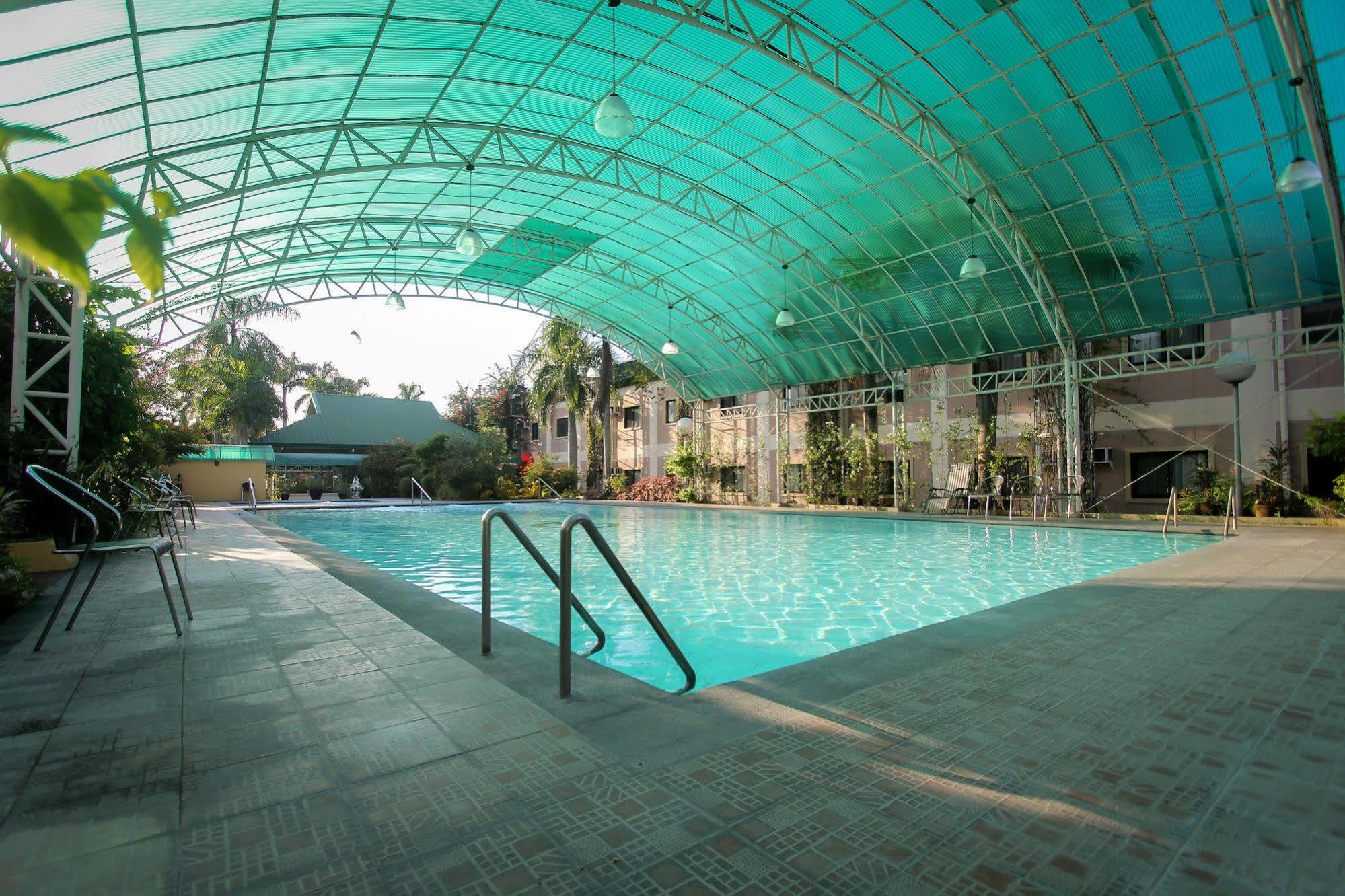 Luisita Central Park Hotel Tarlac City Exterior foto